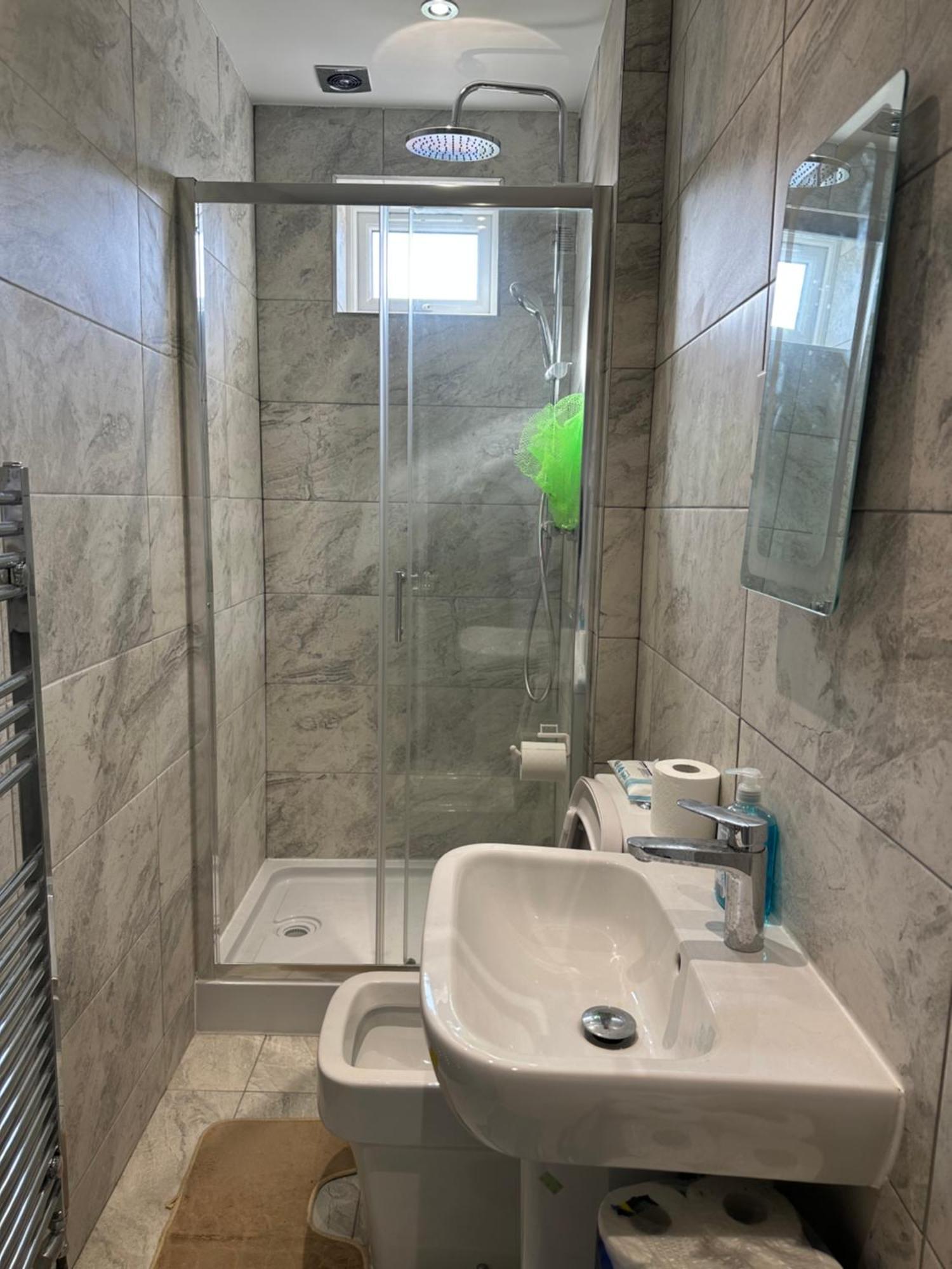Luxury Ensuite Studio In Crayford Dartford Bexley London With Full Kitchen And Side Garden Alleyway Entrance Erith Exteriér fotografie